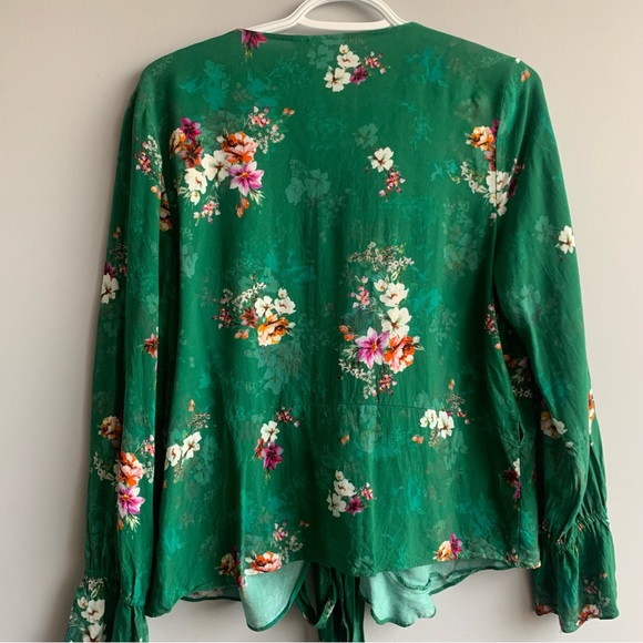 H&M Floral Ruffle Tie Up Blouse Green Floral Size 12 - Picture 7 of 9